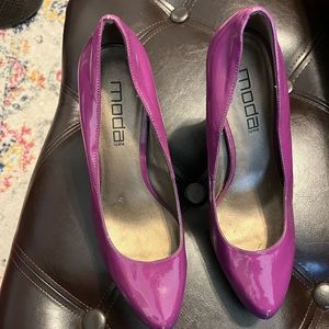 Purple patent Moda heels US 9